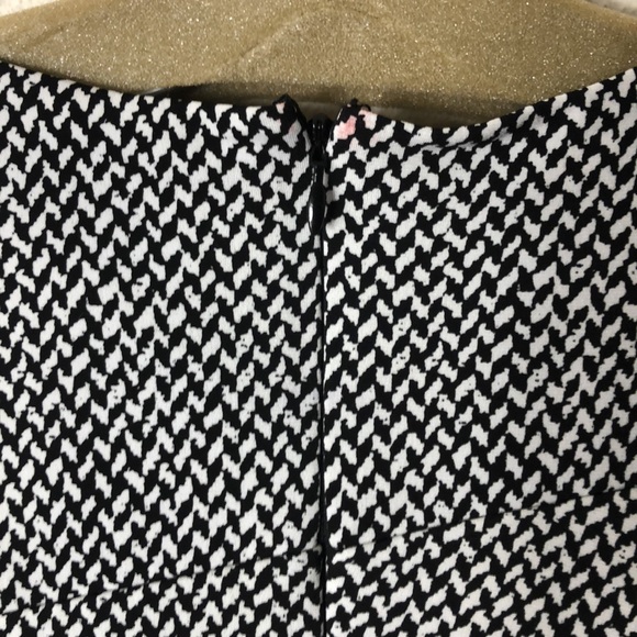 NEW Size 2 White House Black Market Instantly Slimming Black/White Sheath Dress - Picture 2 of 10